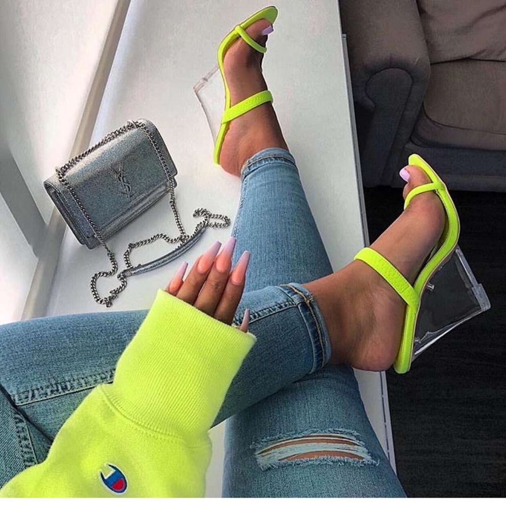 🔥New🔥 Lime Double Strap Sexy Wedges.